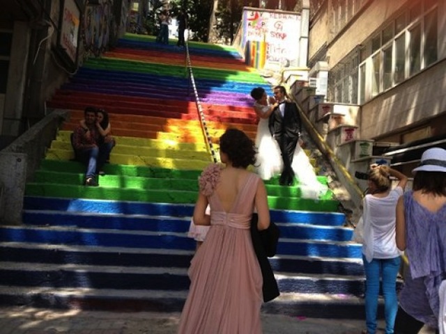 Street Art Color Steps in Turkey 9