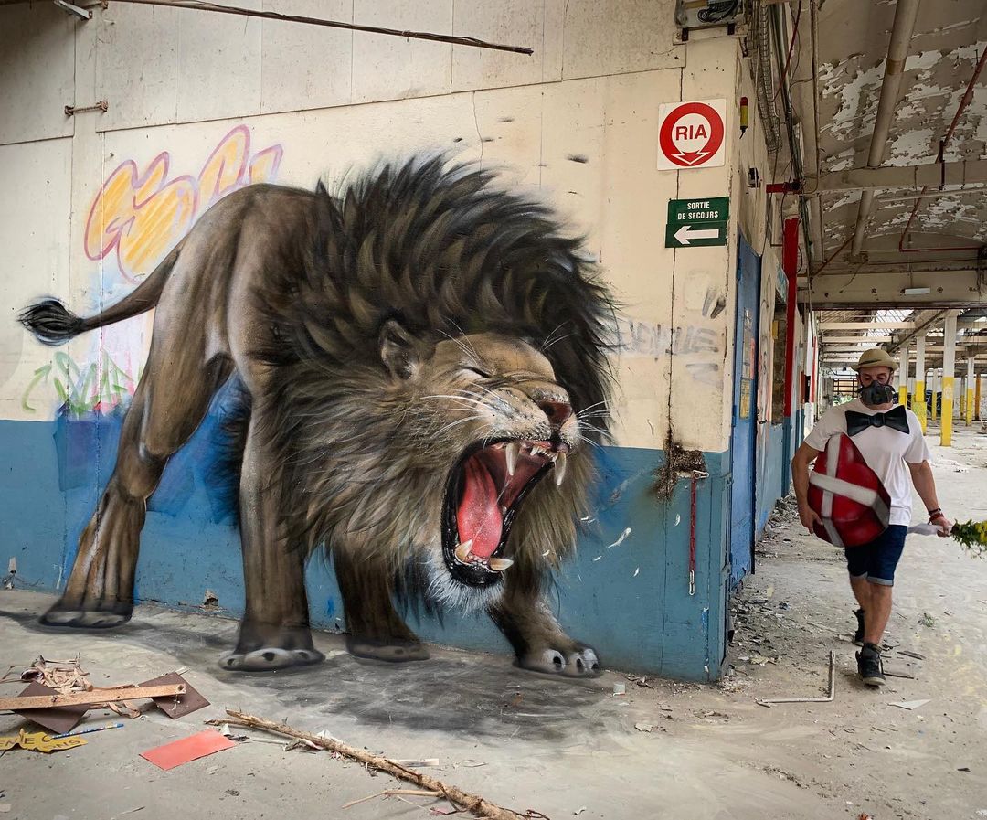 By SCAF – Lion in abandoned building | STREET ART UTOPIA