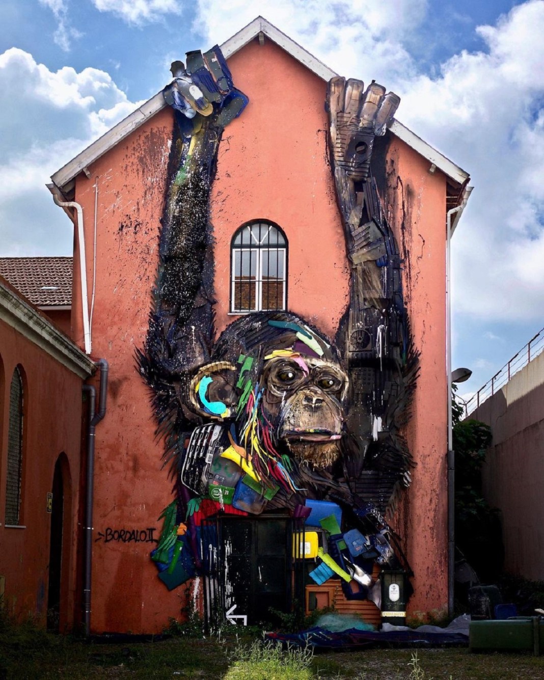 Half Chimp – By BORDALO II in Lisbon, Portugal | STREET ART UTOPIA