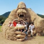 Giant-straw-sculptures-of-animals-take-over-fields-in-northern-Japan-as-part-of-the-Wara-Art-Festival-23