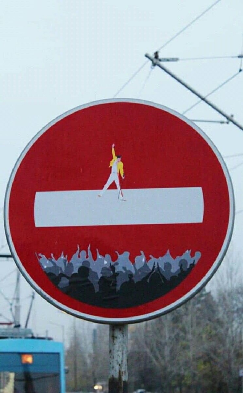 Queen Sign