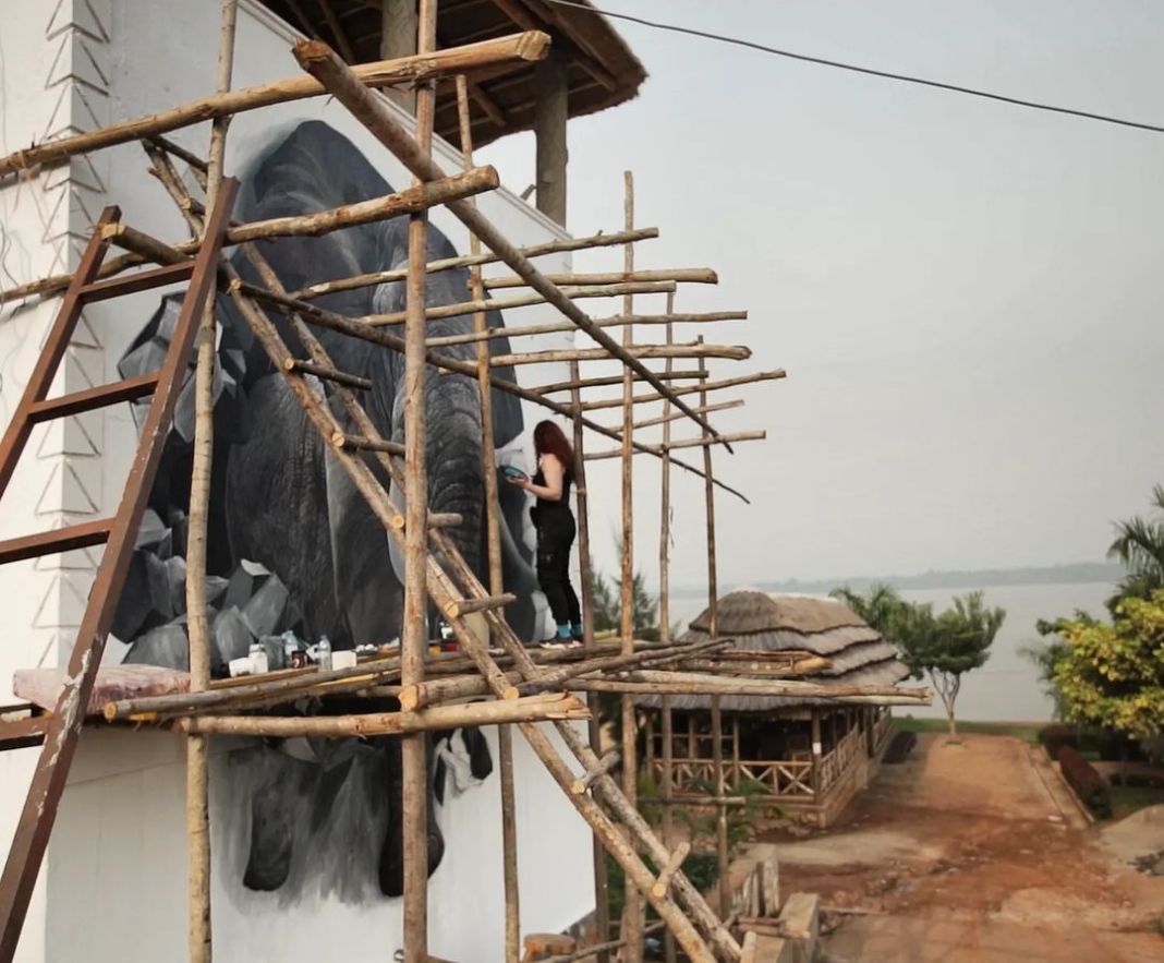 Elephant mural by Rosalie de Graaf at Coconut Beach Resort in Majanji