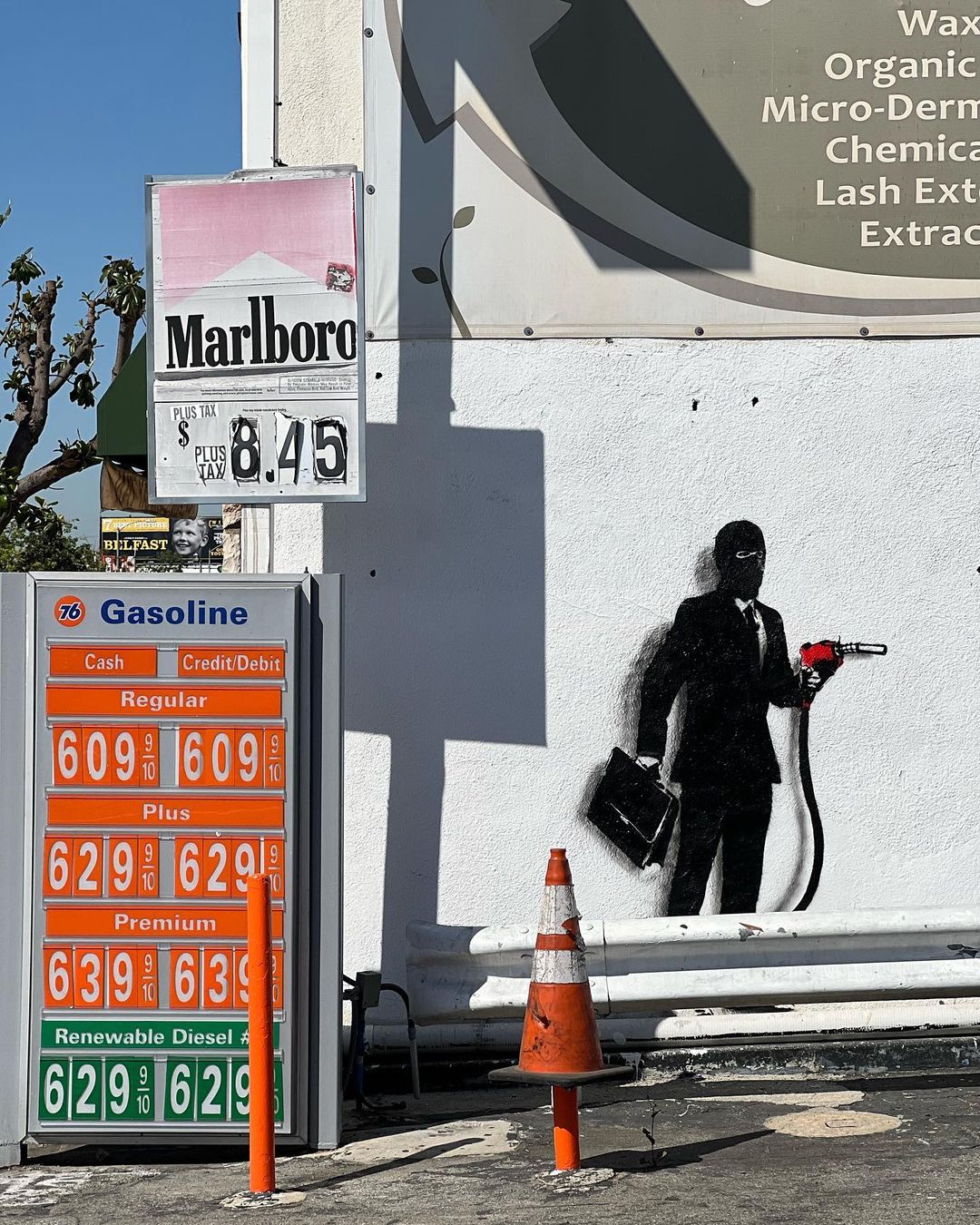 Put your hands up, give me your money and don’t make a scene