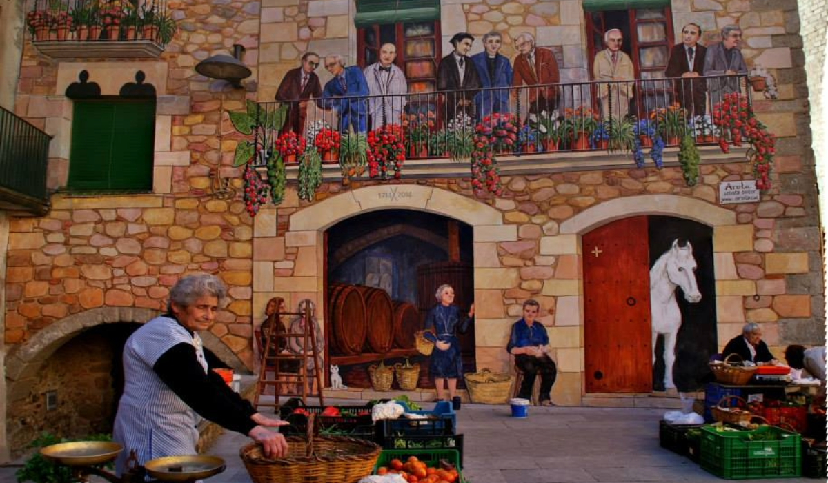 Trompe-l’œil Magic: Carles Arola’s Stunning Mural Brings Calonge’s History to Life